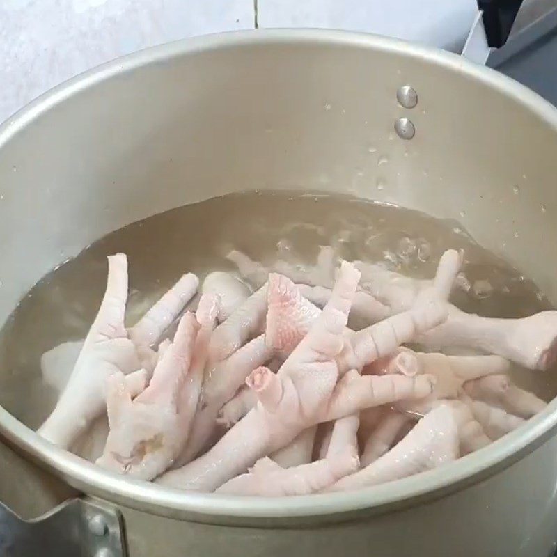 Step 1 Prepare chicken feet Spicy Satay Chicken Feet