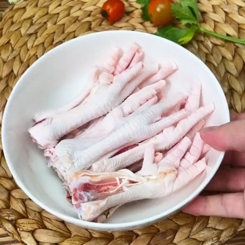 Step 1 Prepare chicken feet Grilled chicken feet with satay