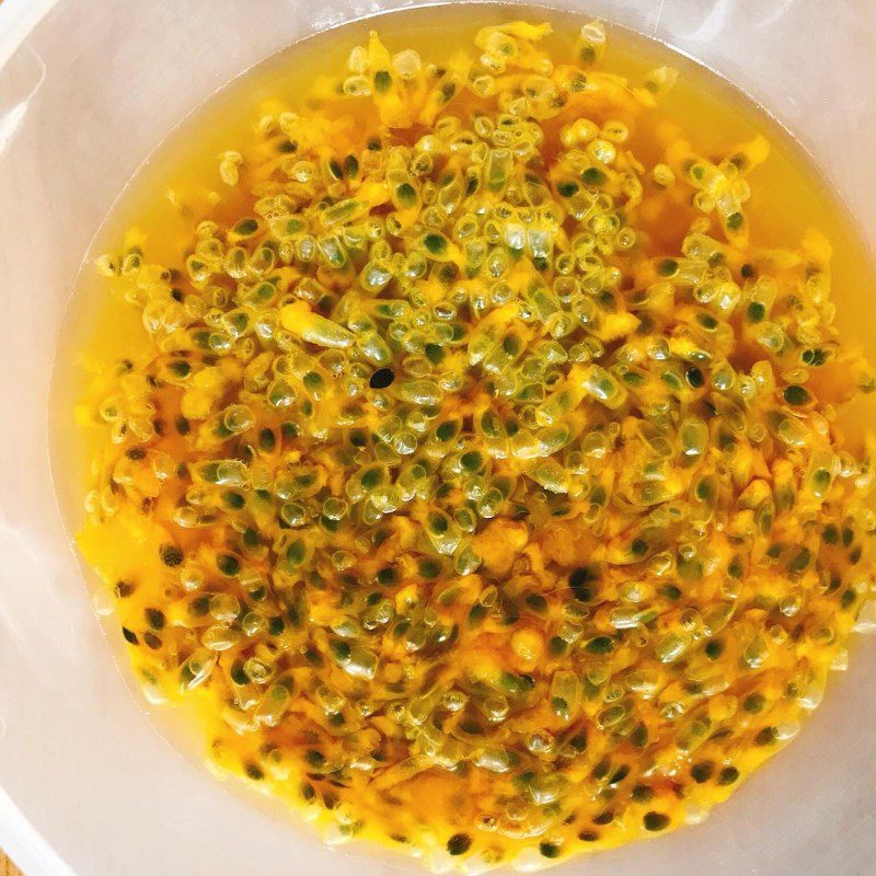 Step 1 Prepare the passion fruit for Passion Fruit Syrup (recipe shared by users)