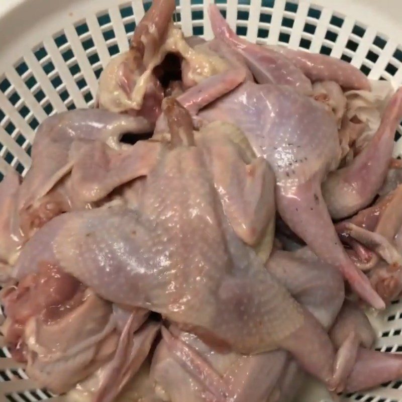 Step 1 Prepare the quail Grilled quail with honey using garlic powder