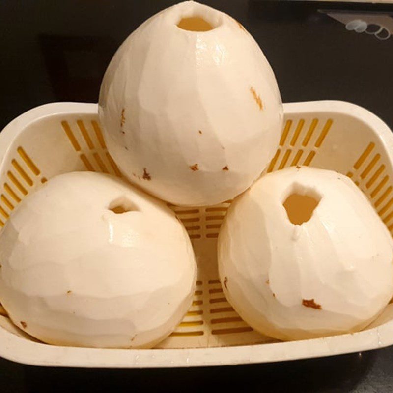 Step 1 Prepare coconut meat for Coconut Jam using an air fryer (Recipe shared by users)