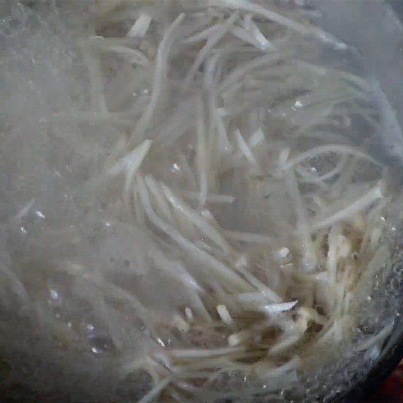 Step 2 Prepare the other ingredients Stir-fried frog with banana stem