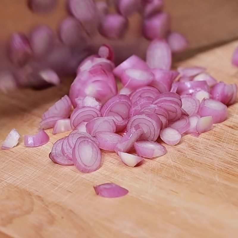 Step 1 Prepare the onion for Onion wine