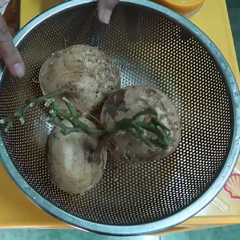 Step 1 Prepare the yam bean for Braised meat with yam bean