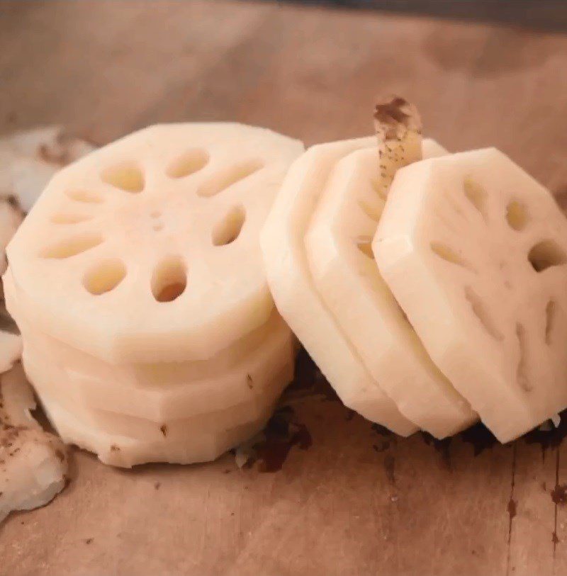 Step 1 Prepare lotus root Vegetarian Lotus Root Noodles