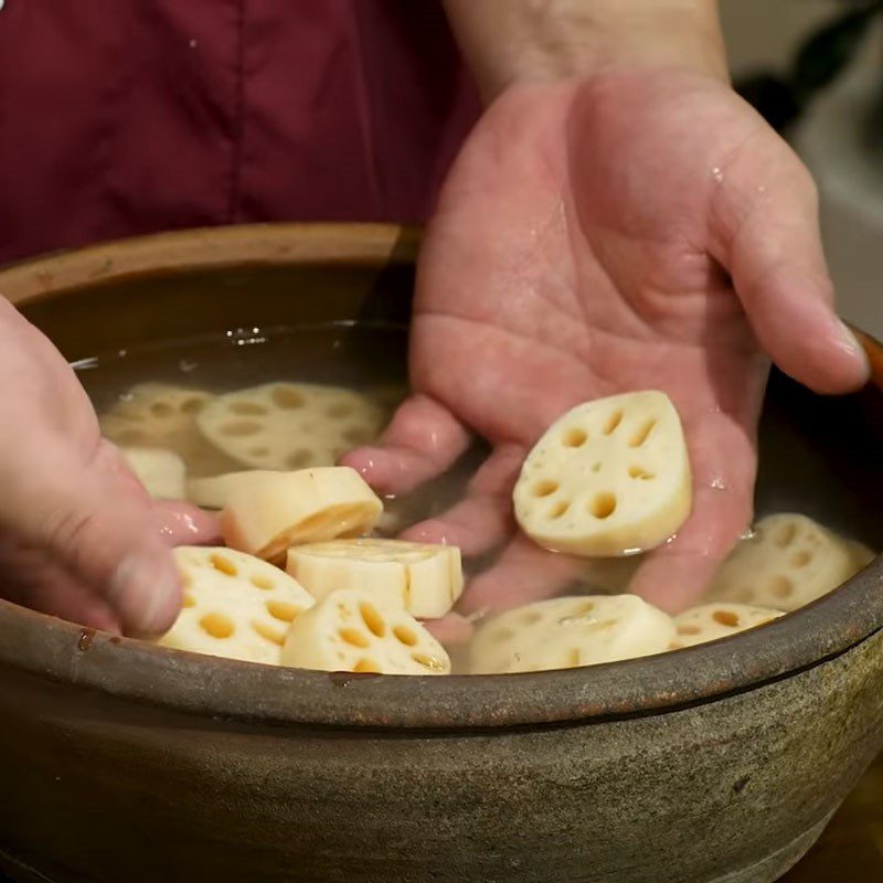 Step 1 Prepare the lotus root Lotus Root Braised with Lotus Seeds