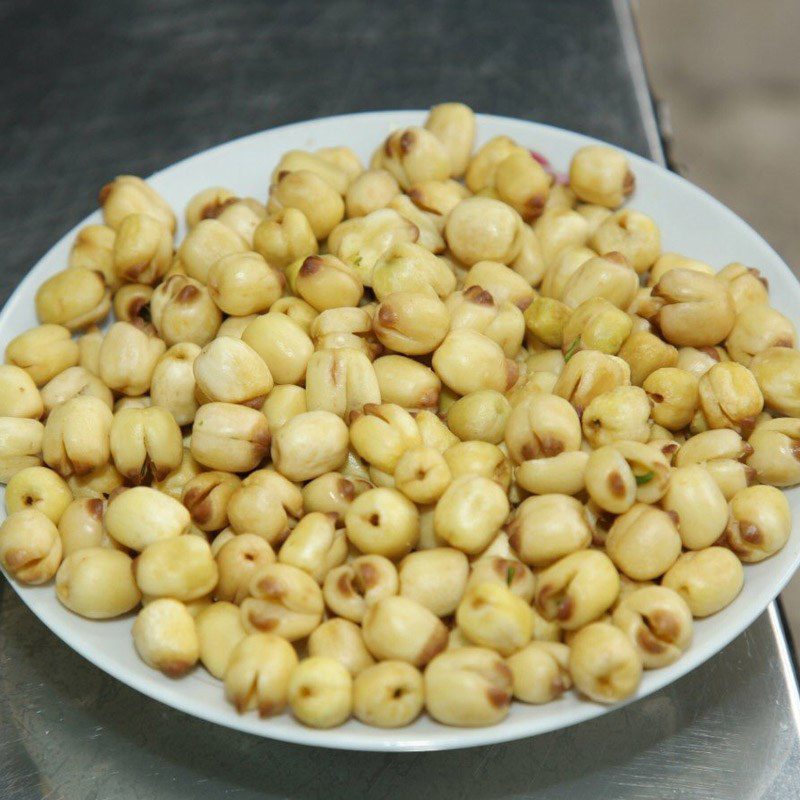 Step 1 Prepare red beans and lotus seeds Red Bean and Lotus Seed Sweet Soup (Recipe shared by users)