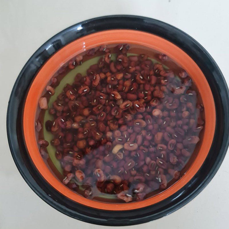 Step 1 Prepare red beans and lotus seeds Red Bean and Lotus Seed Sweet Soup (Recipe shared by users)