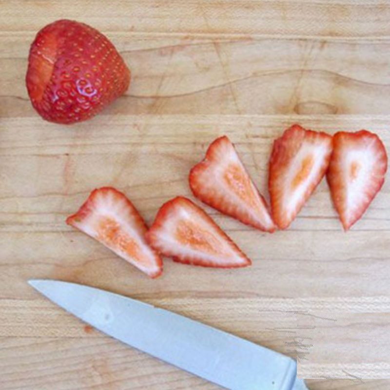 Step 1 Prepare the strawberries for strawberry oreo smoothie