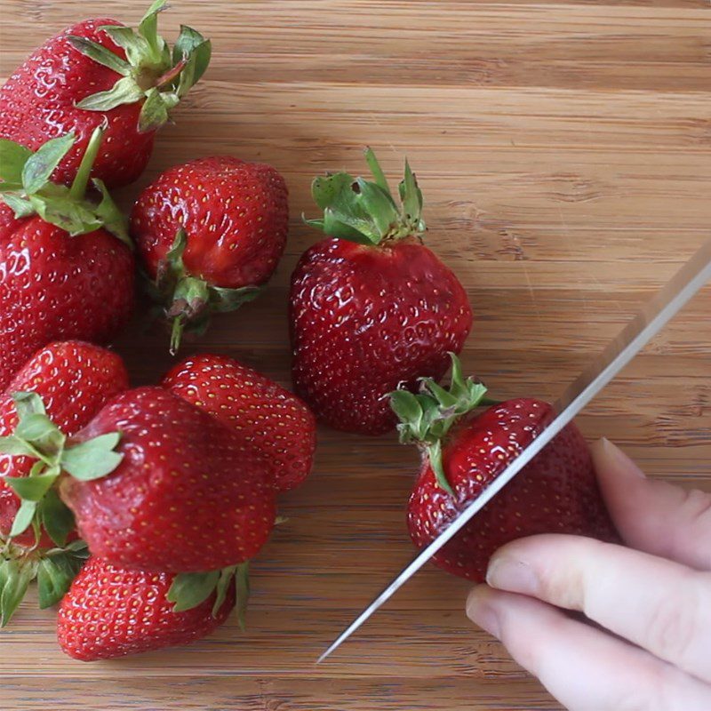 Step 2 Prepare the strawberries Snowman made from strawberries and whipped cream