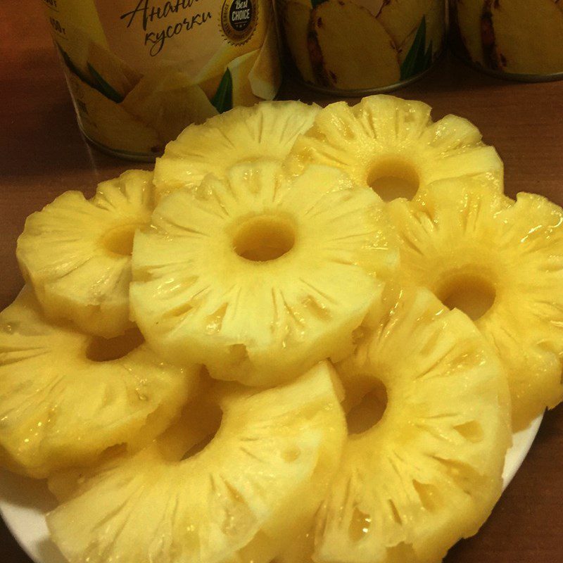 Step 1 Prepare the Pineapple for Pineapple Sponge Cake