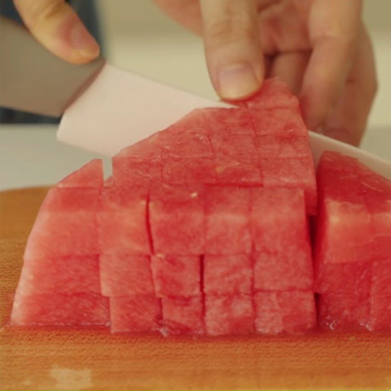 Step 3 Prepare the watermelon Watermelon jelly cheesecake