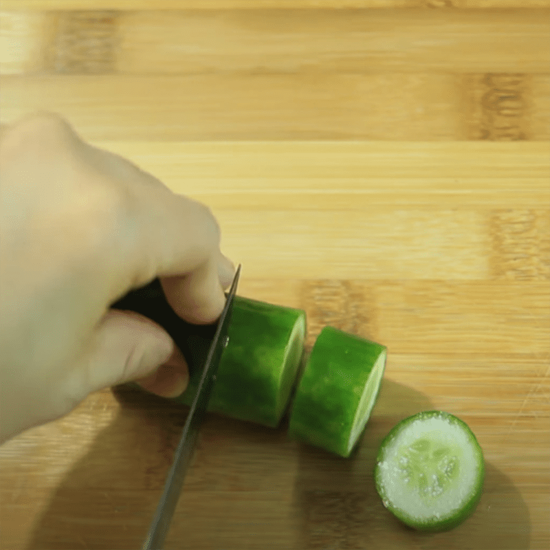 Step 3 Preparing the cucumber and other vegetables for Pork Bone and Cucumber Soup