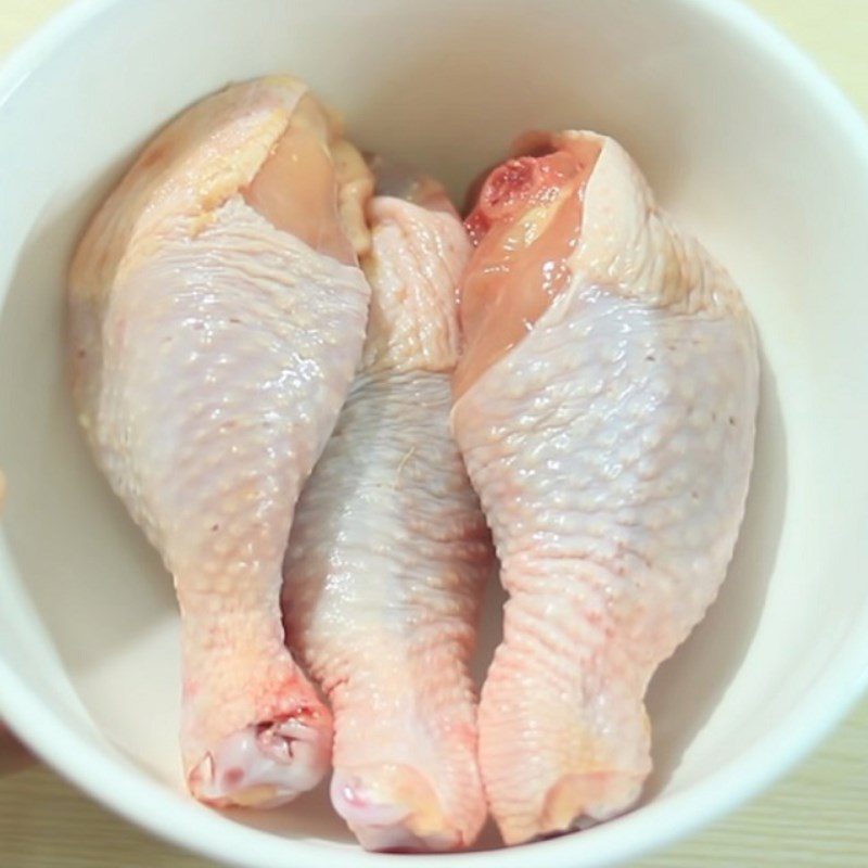 Step 1 Prepare the chicken Spicy salted fried chicken