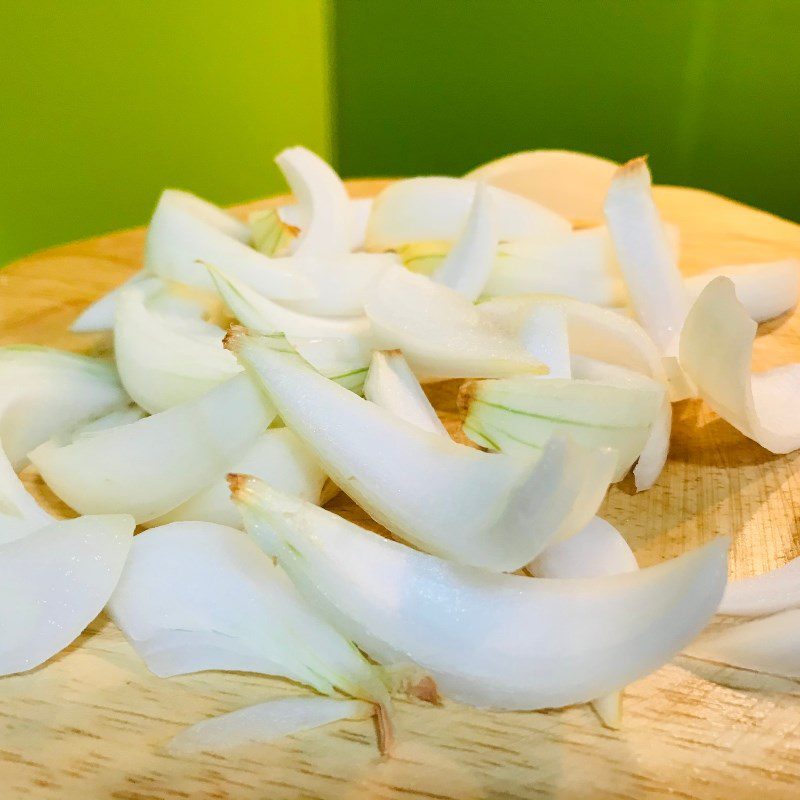 Step 1 Prepare ingredients Pork stir-fried kimchi