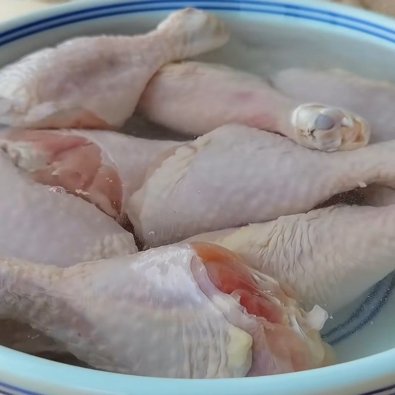 Step 1 Prepare the chicken Chicken with shiitake mushrooms and fresh beer