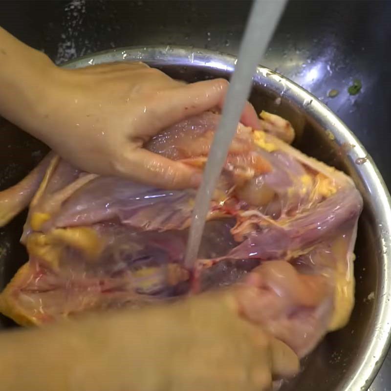 Step 1 Prepare chicken and chicken offal Quang noodles with chicken in Da Nang