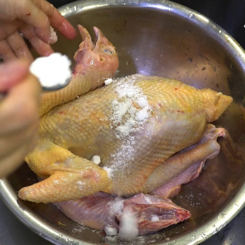 Step 1 Prepare chicken and chicken offal Quang noodles with chicken in Da Nang