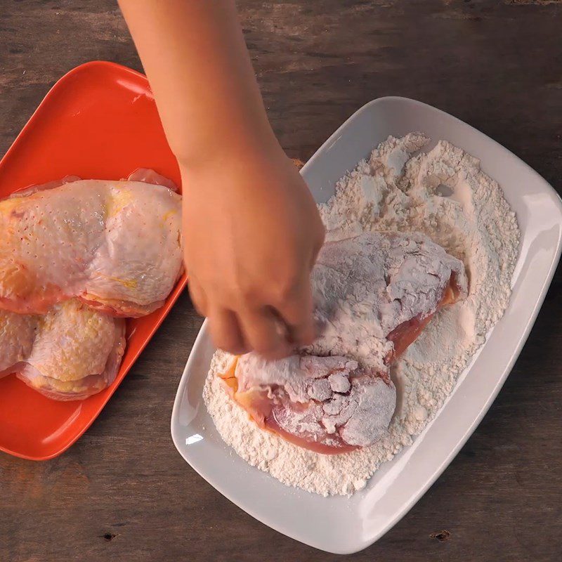 Step 1 Prepare the chicken and coat with flour Japanese-style Teriyaki Chicken Rice