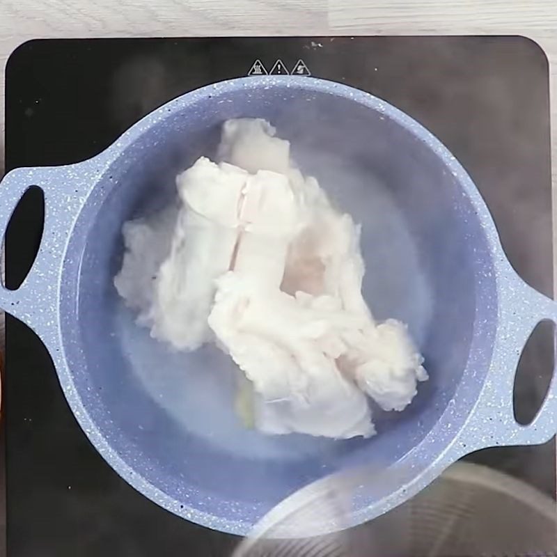 Step 1 Prepare beef tendon Sweet and Sour Beef Tendon Stir-fry