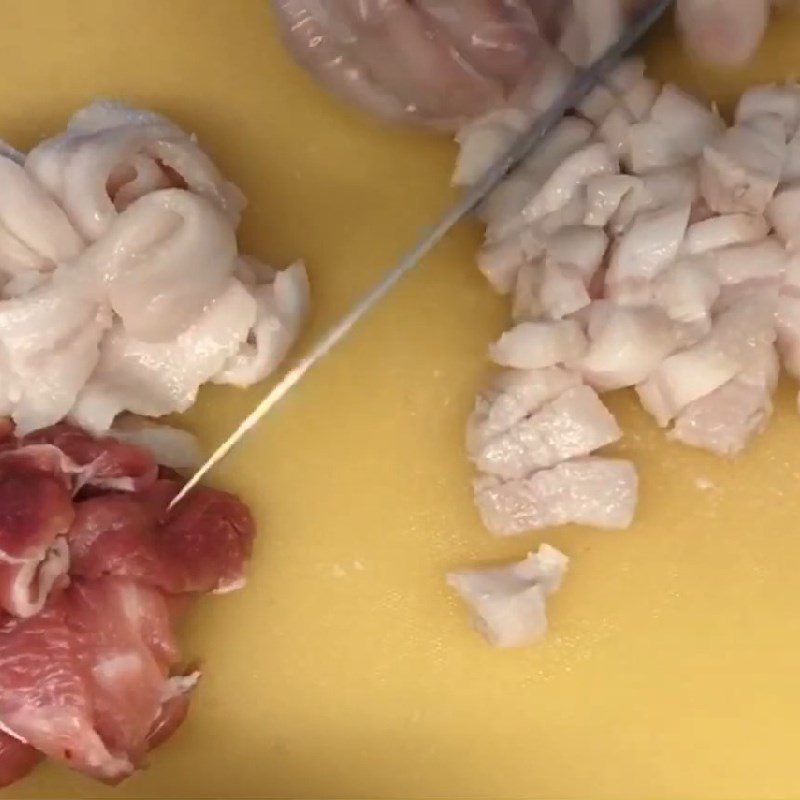 Step 1 Prepare liver, meat, pork fat for steamed pate using a pressure cooker