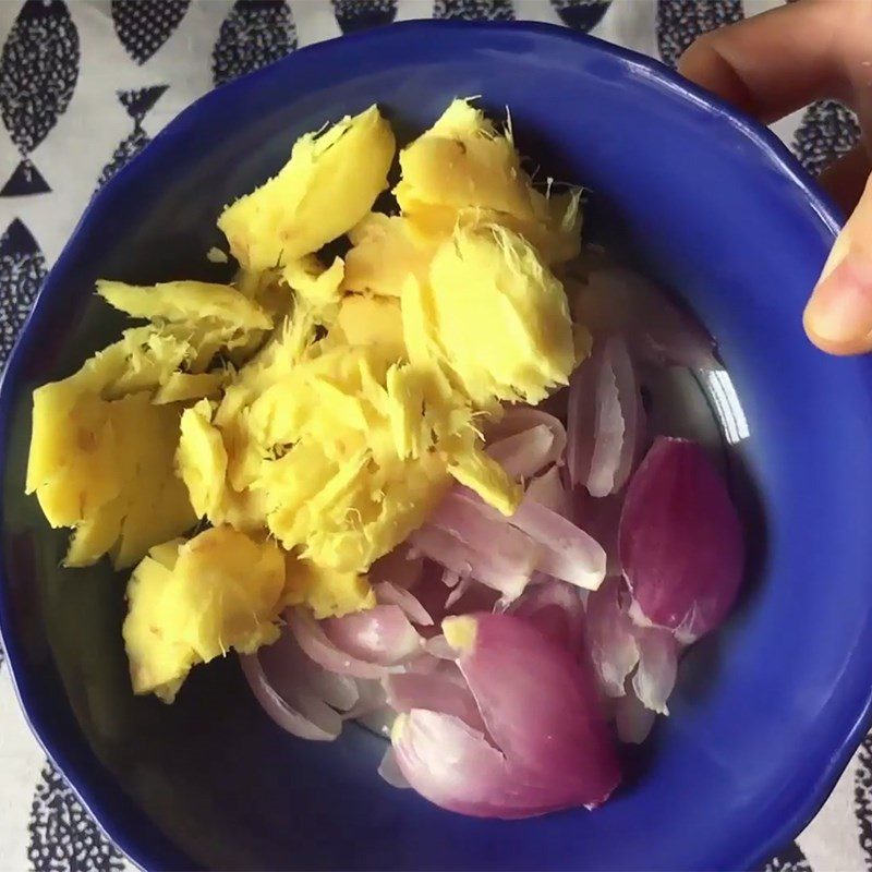 Step 2 Prepare ginger and purple onion