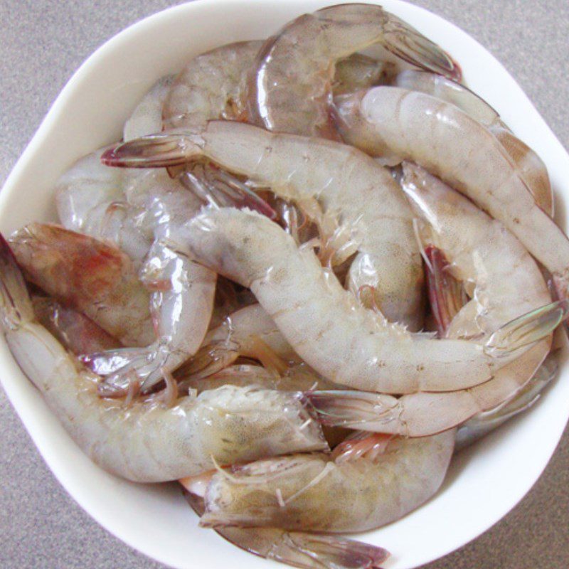 Step 1 Prepare seafood for seafood noodles