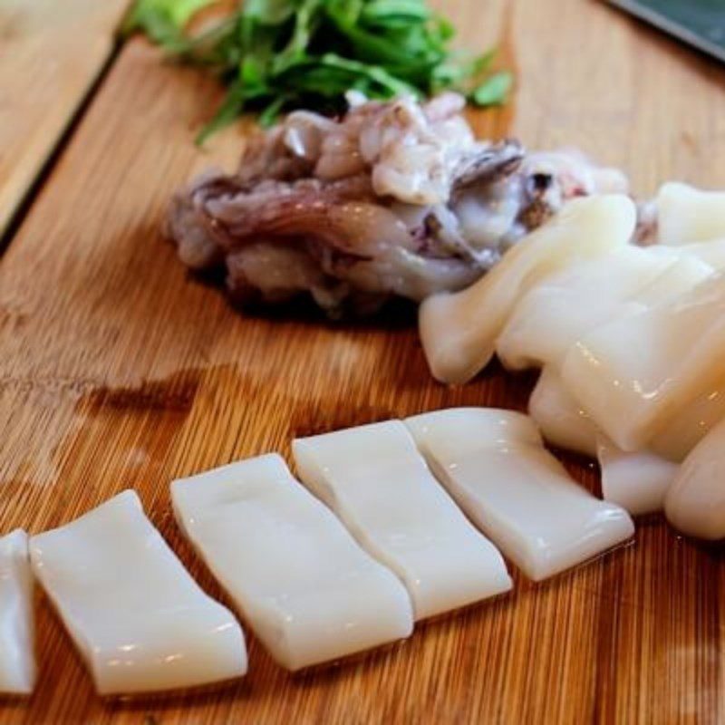 Step 1 Prepare seafood for seafood vermicelli salad