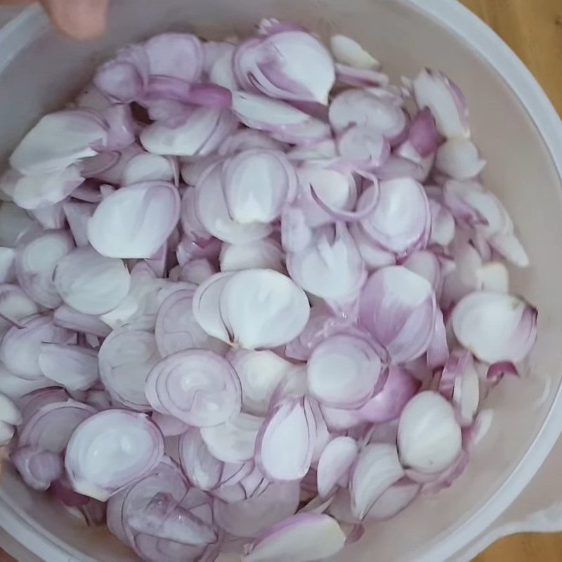 Step 1 Prepare shallots Frying shallots with an air fryer