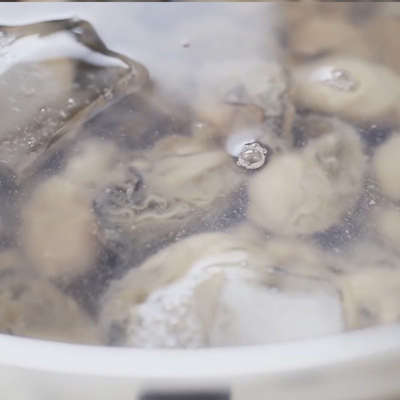 Step 3 Cleaning Oysters Taiwanese Oyster Noodle Soup