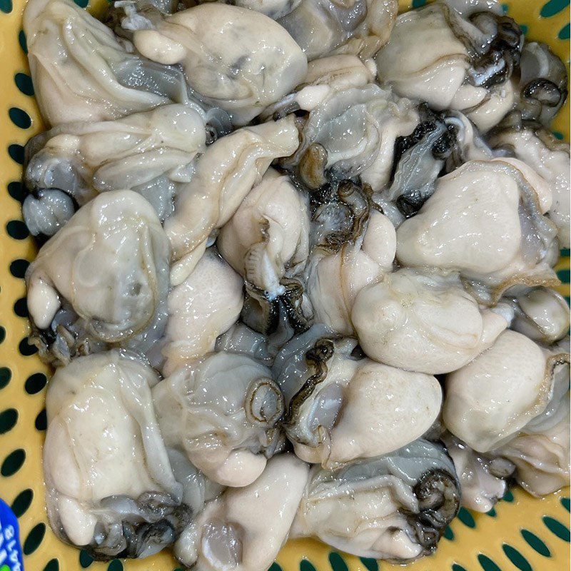 Step 1 Prepare the oysters for Oyster Soup with Vietnamese Pepper Leaves