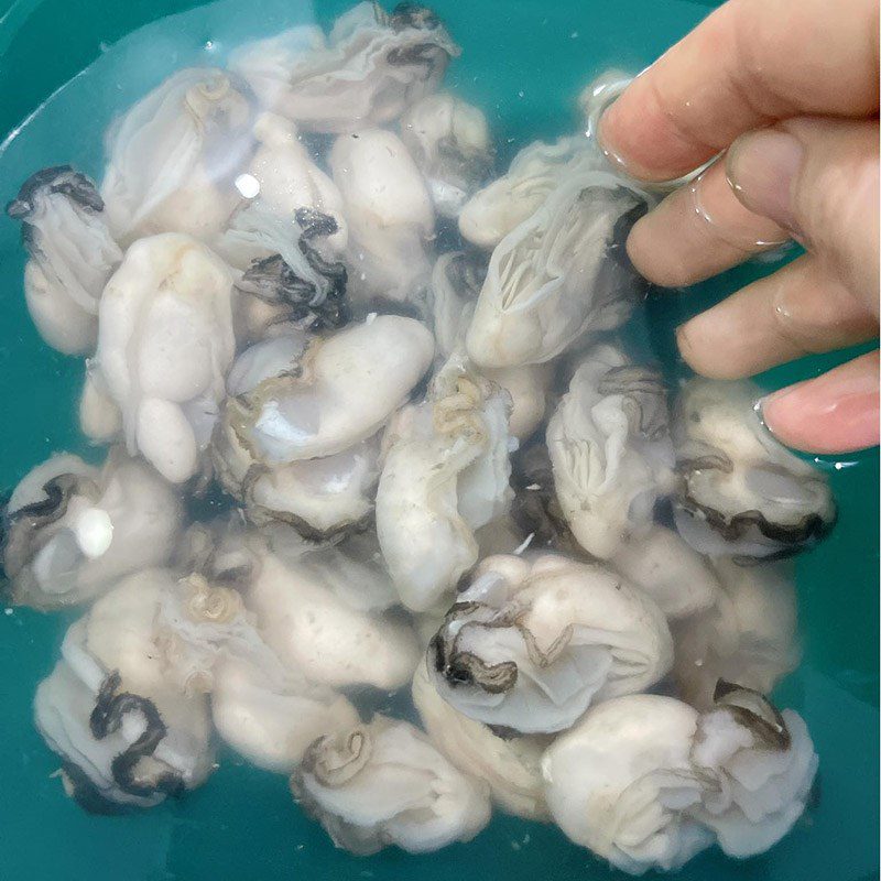 Step 1 Prepare the oysters for Oyster Soup with Vietnamese Pepper Leaves