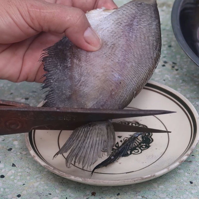 Step 1 Prepare snakehead fish Fried snakehead fish with lemongrass and chili