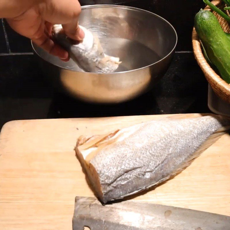 Step 1 Prepare dried snakehead fish Dried snakehead fish steamed with pork belly