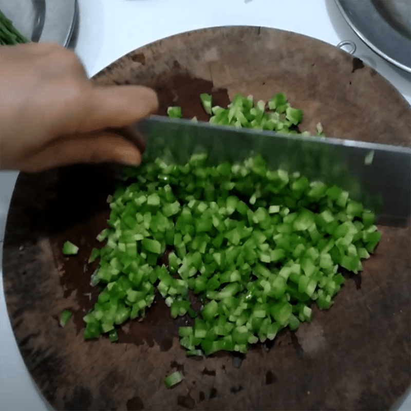 Step 1 Prepare bitter melon Bitter melon fried with eggs