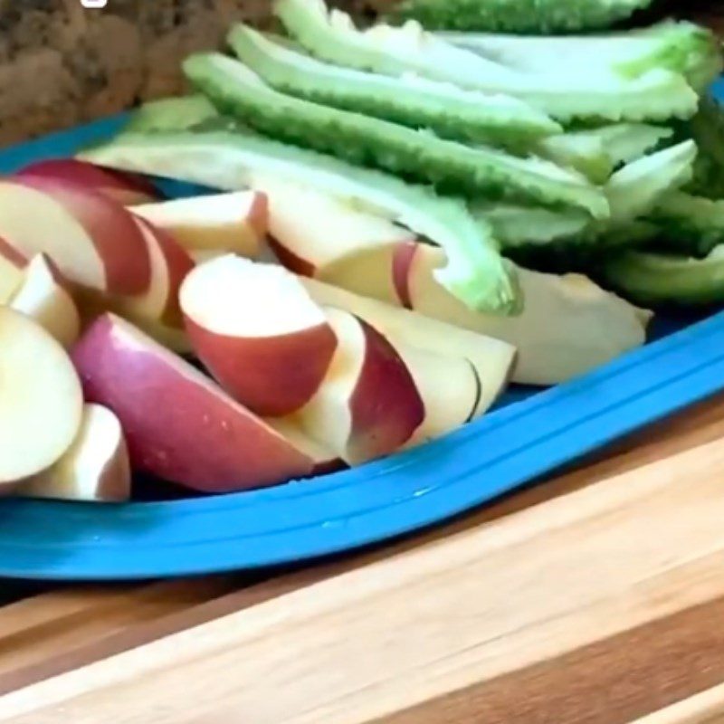 Step 1 Prepare bitter melon and apple Bitter Melon Apple Juice