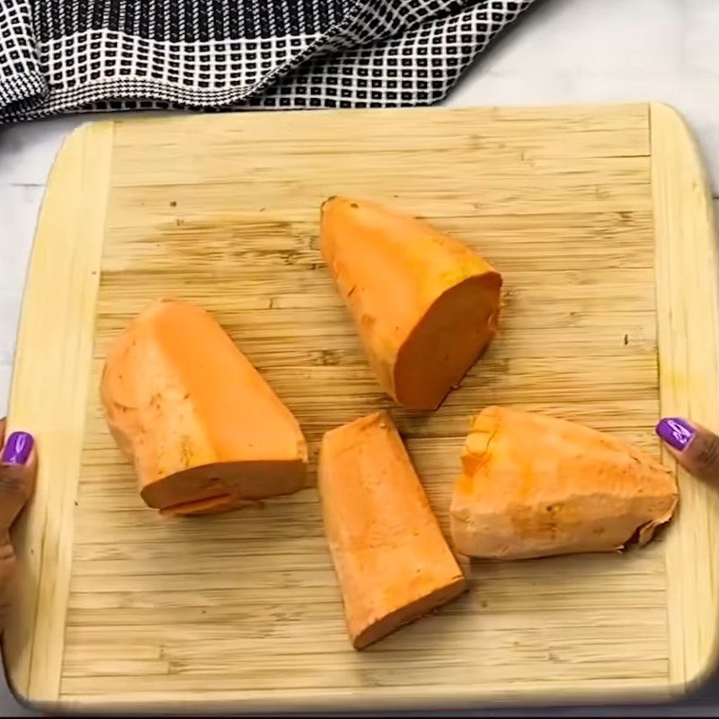 Step 1 Prepare sweet potatoes Spiced sweet potato fries using an air fryer