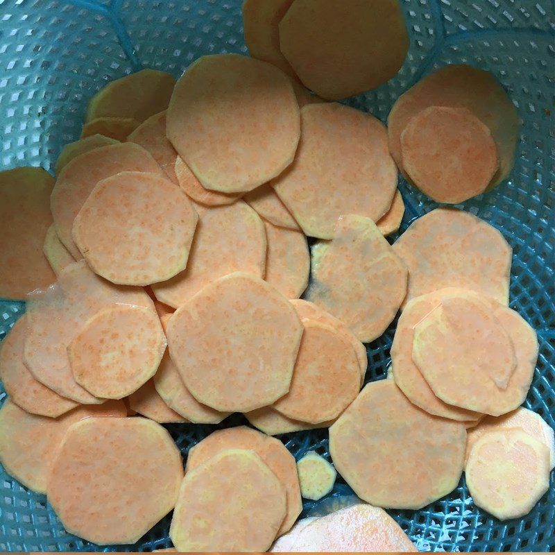 Step 1 Prepare the sweet potatoes for cheesy sweet potato chips