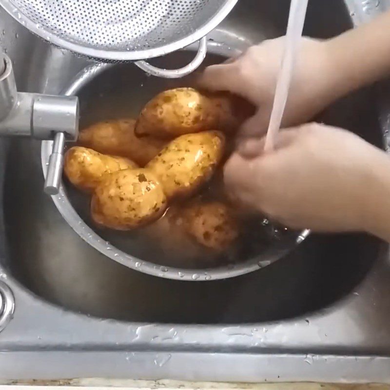 Step 1 Prepare the sweet potatoes Roasted sweet potatoes in the oven