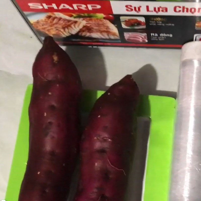 Step 1 Prepare sweet potatoes for steaming in the microwave (without adding water)