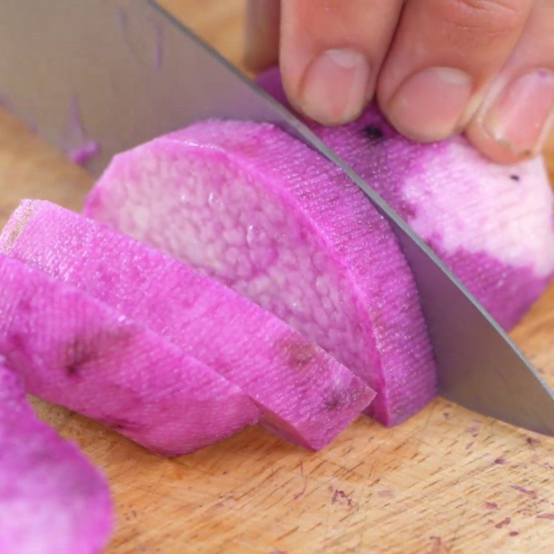 Step 1 Prepare the purple yam Che sweet potato pudding (purple yam) chewy