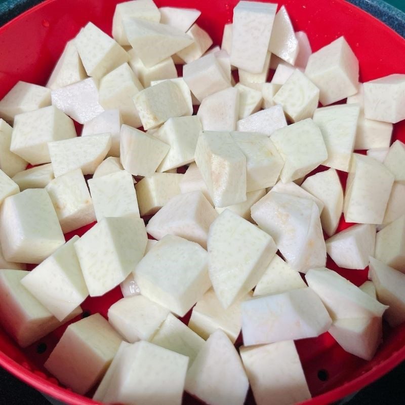 Step 2 Prepare taro White bean taro dessert with grated coconut