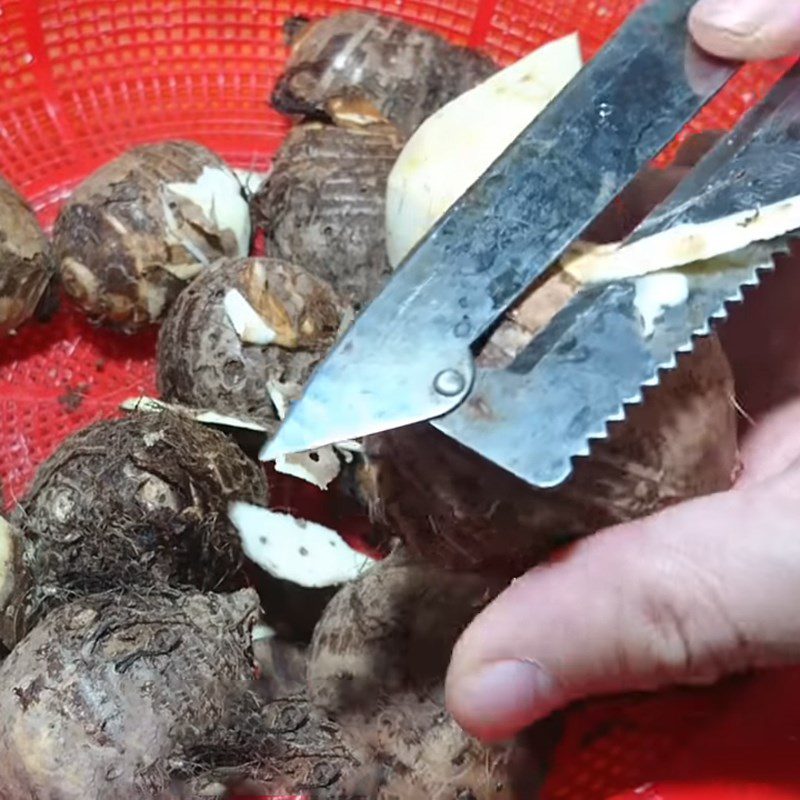 Step 1 Prepare taro for Beef Ball Soup