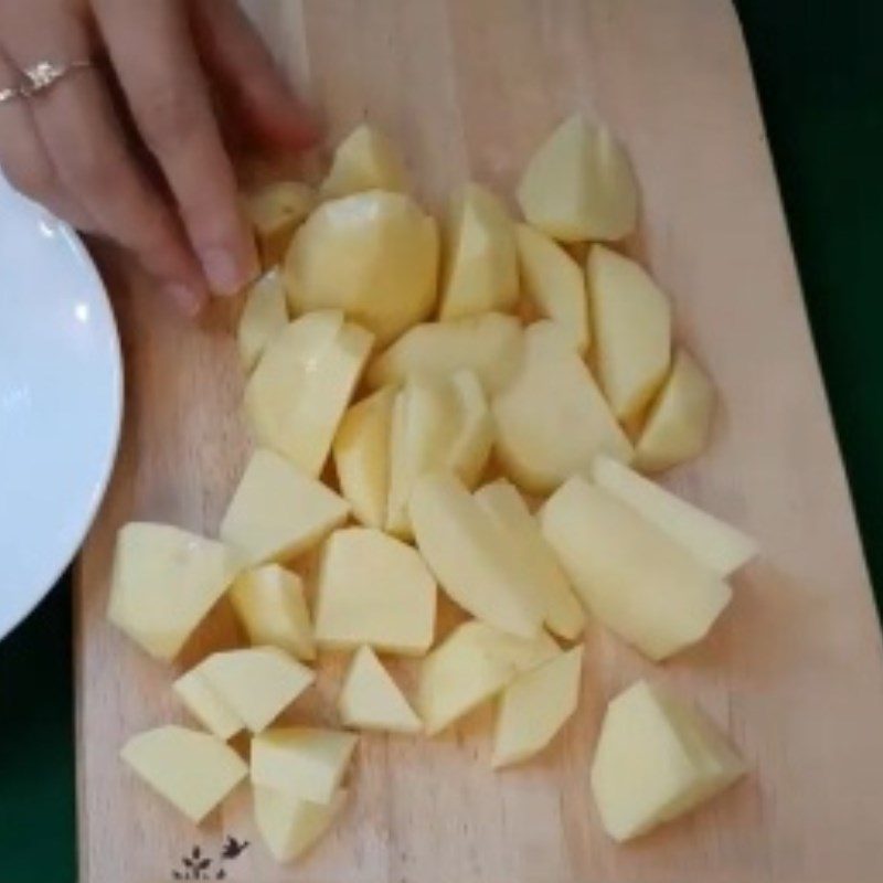 Step 1 Prepare the potatoes for Potato Juice