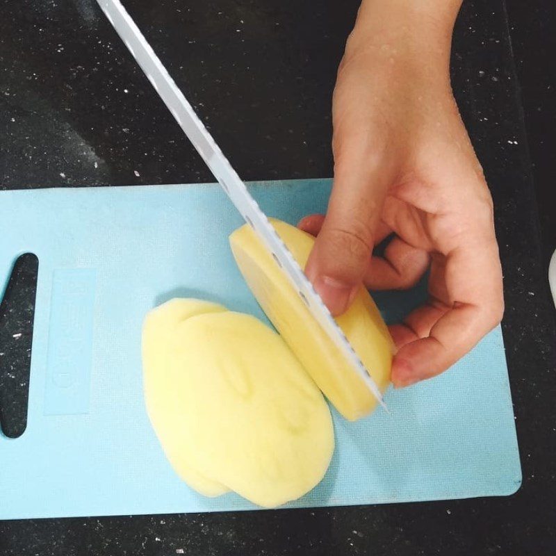 Step 2 Prepping potatoes Shrimp wrapped in fried potatoes using an air fryer