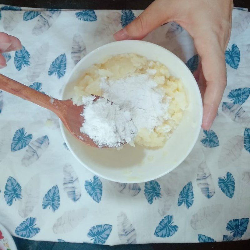 Step 2 Prepare the potatoes Fried Potato-Wrapped Shrimp with an Air Fryer