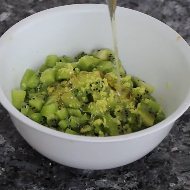 Step 1 Prepare kiwi for Kiwi Panna Cotta