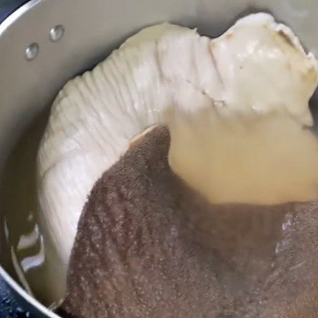 Step 1 Prepare beef tripe Beef tripe stir-fried with pickled vegetables