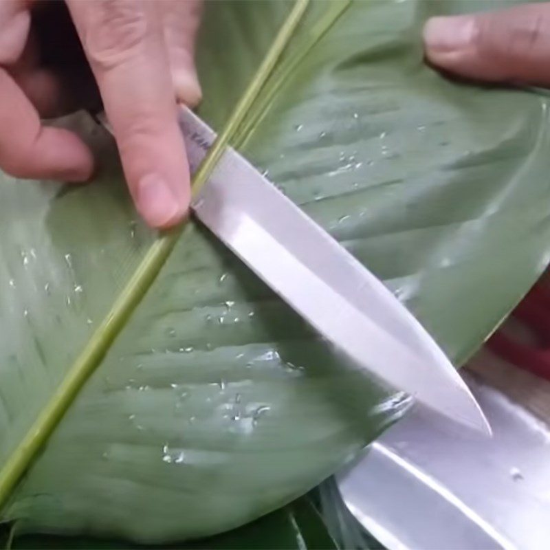 Step 4 Preparation of leaves and arranging the mold for colorful square cake