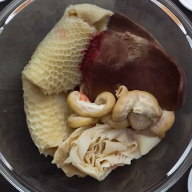 Step 1 Prepare beef offal for Phá lấu bò with a pressure cooker